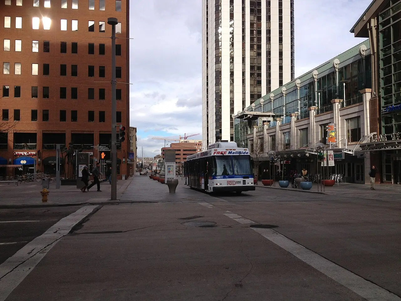 A free shuttle bus on 16th Street in downtown Denver