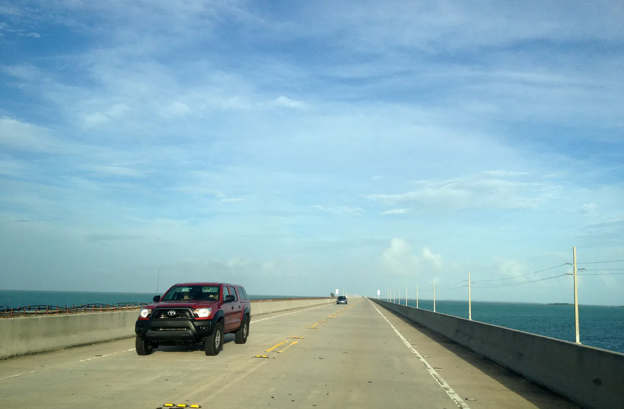 The Seven Mile Bridge carrying the Overseas Highway across open water in the Florida Keys