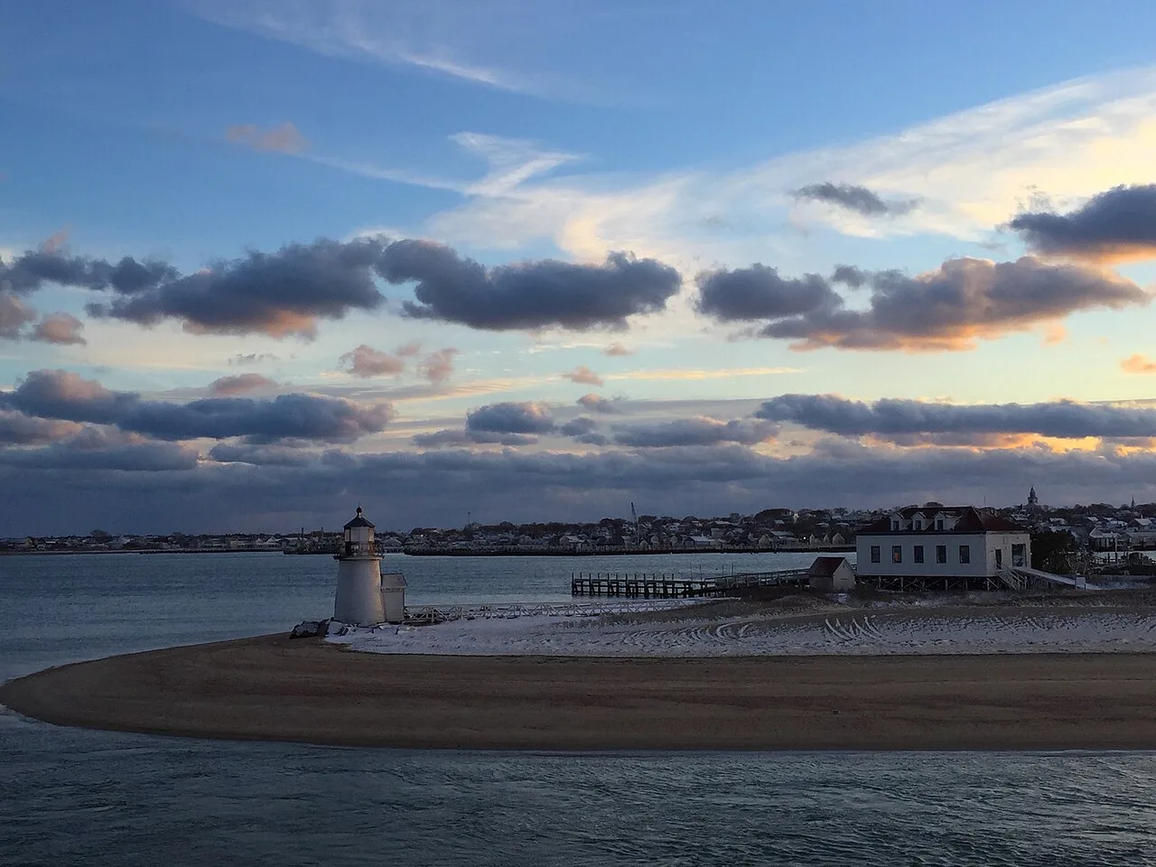 Brant Point Lighthouse at the entrance to Nantucket harbor