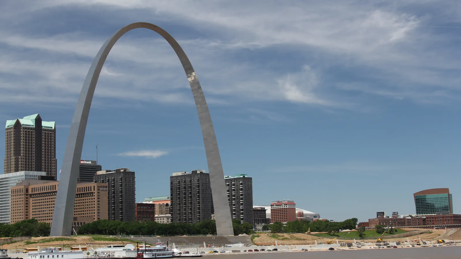 The Gateway Arch rising above the Mississippi River in St. Louis, Missouri