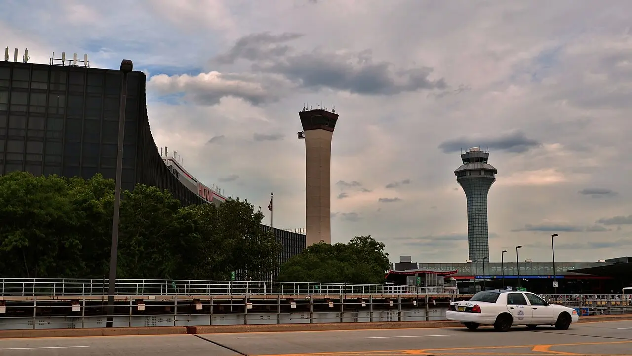 Exterior view of Chicago O'Hare airport terminal buildings