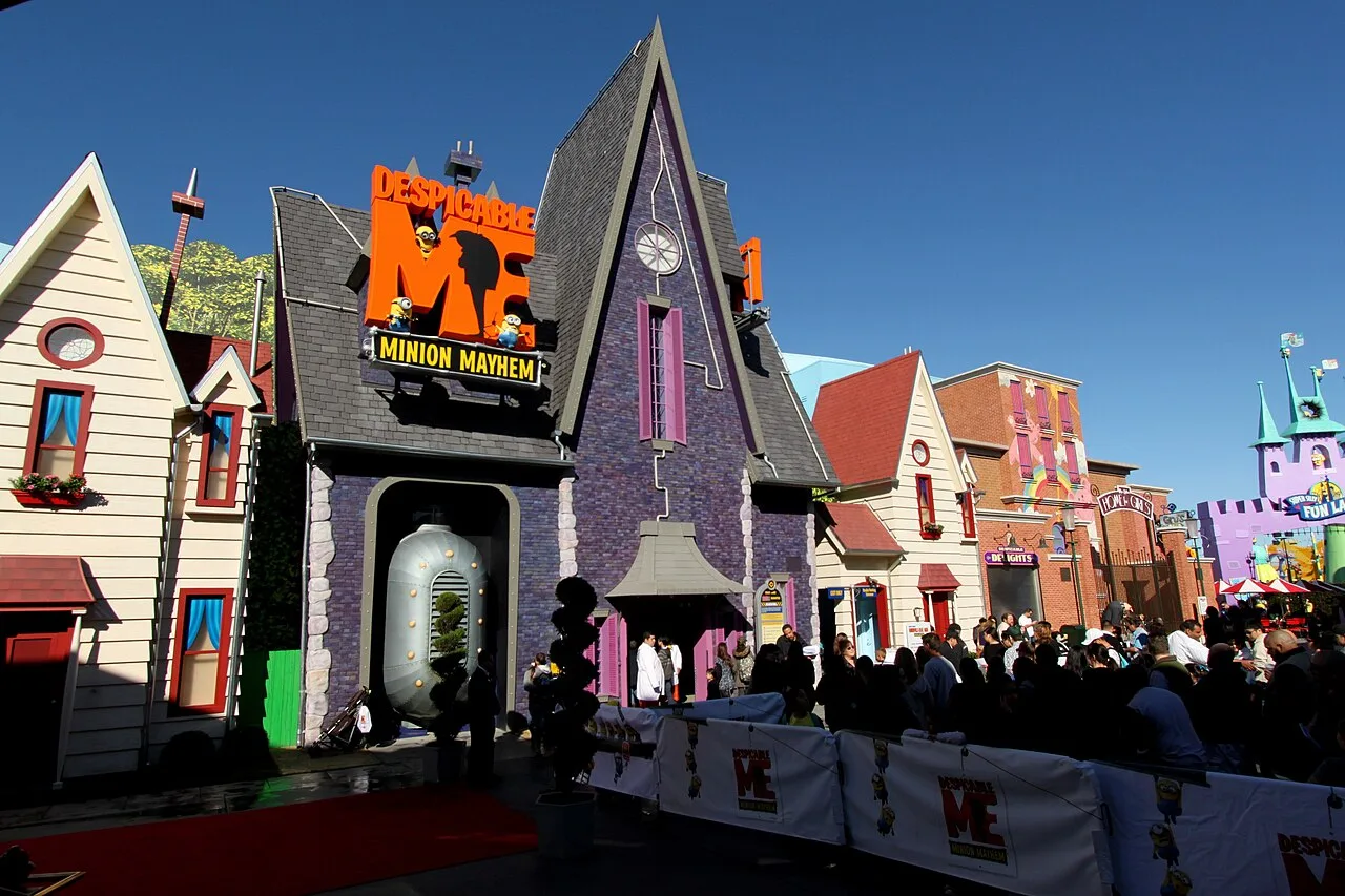 The colorful Despicable Me Minion Mayhem building at Universal Studios Hollywood