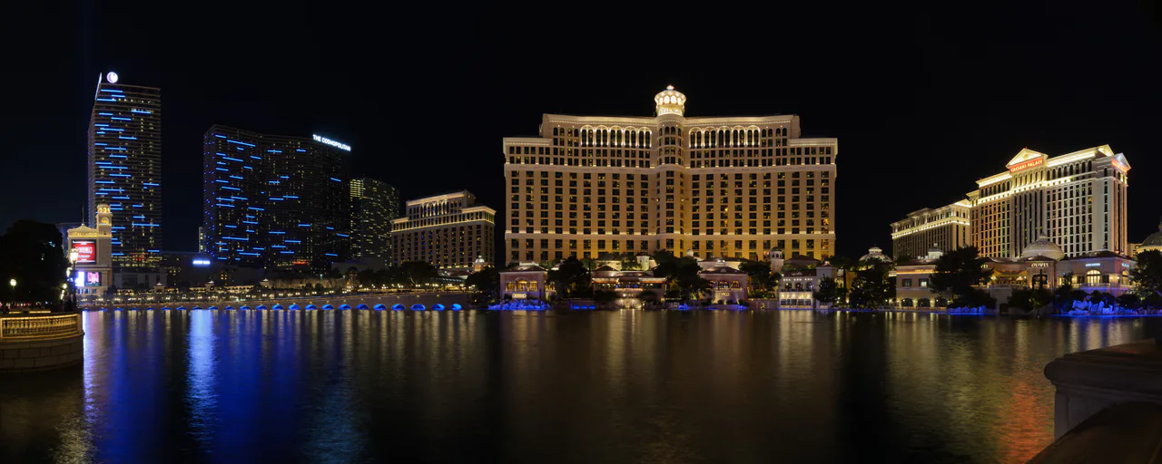 The Bellagio, Cosmopolitan and Caesars Palace resorts lined up along the center of the Las Vegas Strip