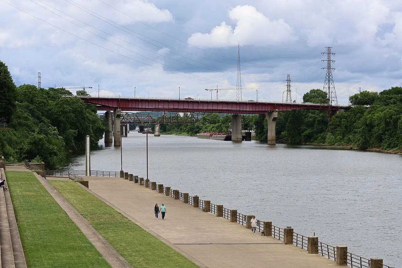 The Woodland Street Bridge crossing the Cumberland River between downtown Nashville and East Nashville