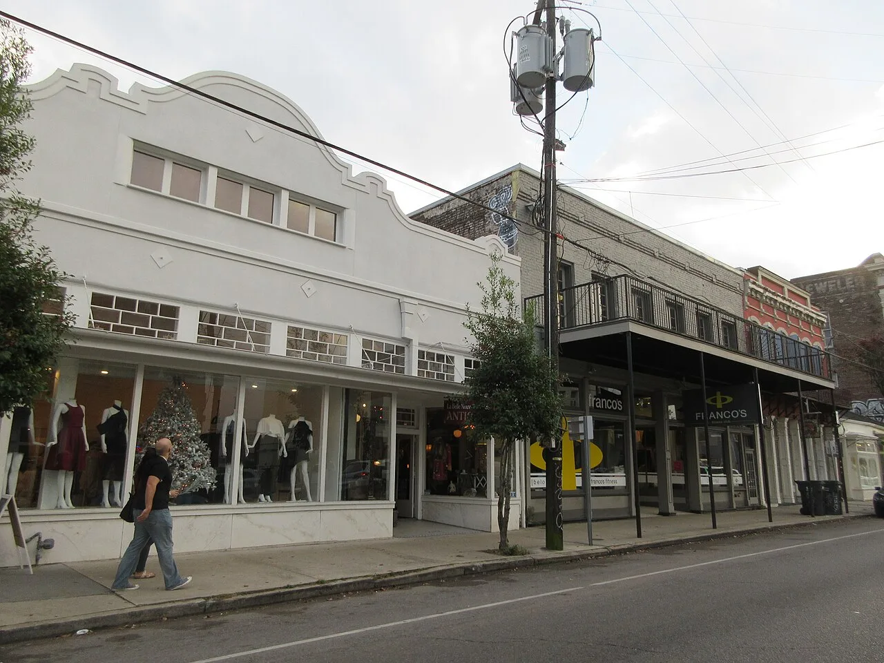 Shops and storefronts along Magazine Street in Uptown New Orleans