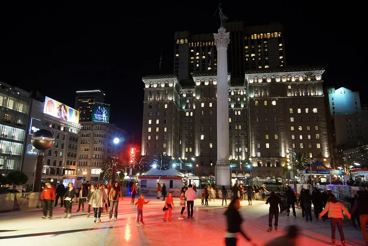 Shops, hotels and the central plaza at Union Square in San Francisco